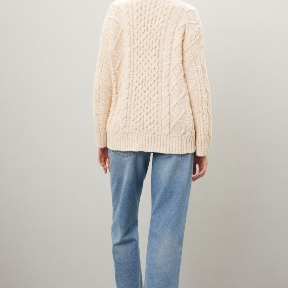 Cable-Knit Oversized Sweater - Picture 4 of 5